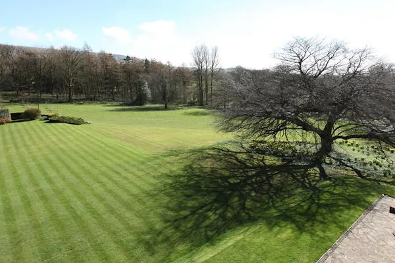 Garden at Substantial Downham manor house, G283 (photo 77)