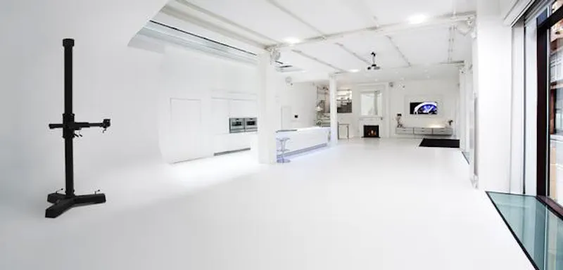 Tottenham Court Rd studio kitchen, N265 (photo 12)