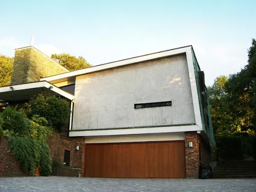 Bromley Modernist house, K391
