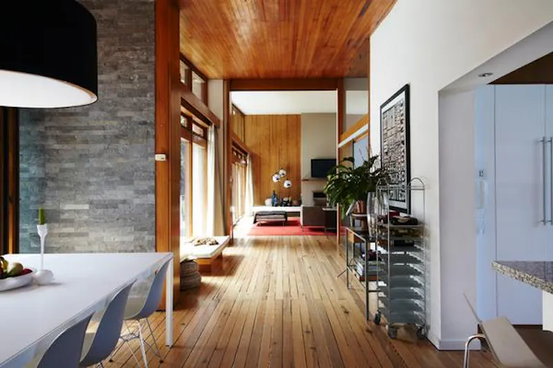 Open plan at Bromley Modernist house, K391 (photo 4)