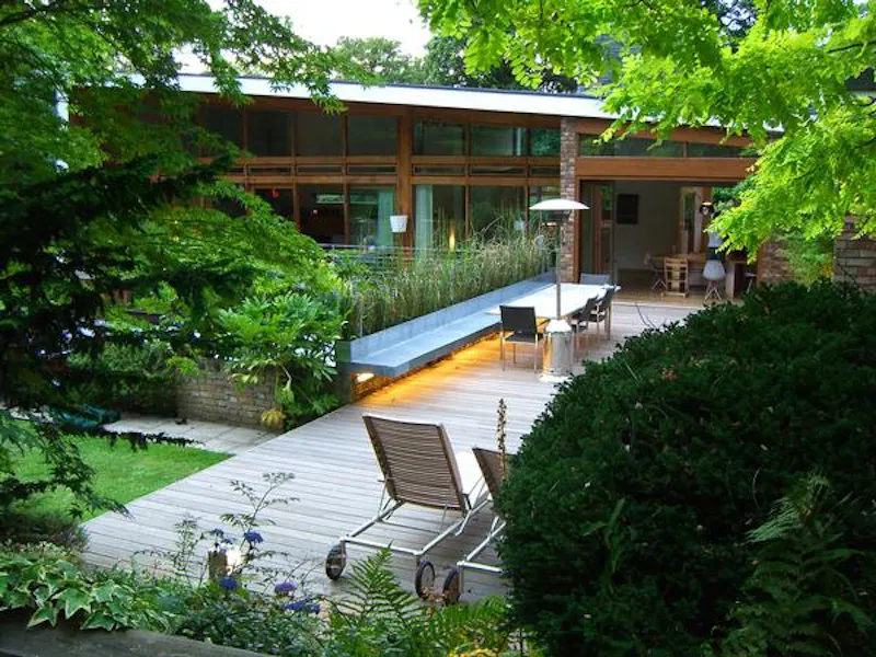Terrace/Patio at Bromley Modernist house, K391 (photo 35)