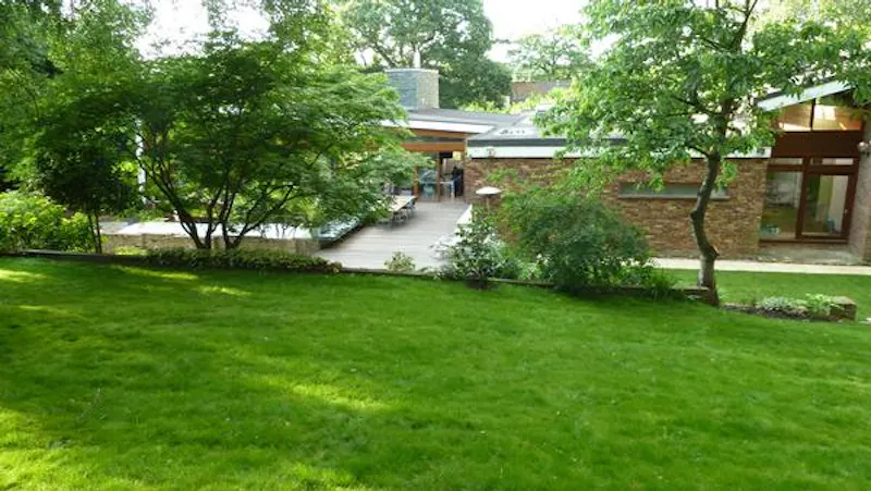 Bromley Modernist house, K391 (photo 43)