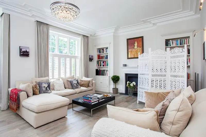 Living Room at Wimbledon indoor pool house, D2181 (photo 6)