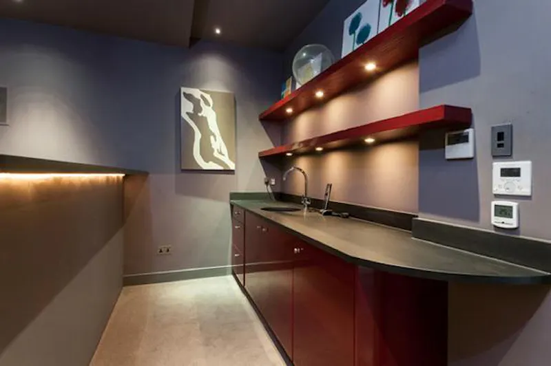 Bar at Wimbledon indoor pool house, D2181 (photo 16)