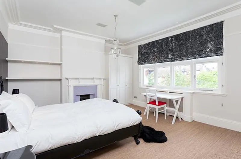 Bedroom at Wimbledon indoor pool house, D2181 (photo 25)