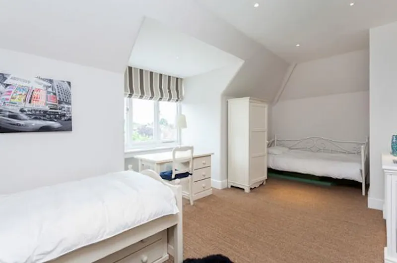 Bedroom at Wimbledon indoor pool house, D2181 (photo 27)