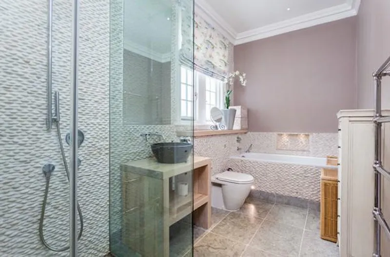 Bath at Wimbledon indoor pool house, D2181 (photo 29)