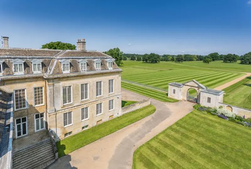 Versaille style estate in Kettering, A1355 (photo 16)
