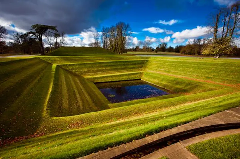 Garden - formal at Versaille style estate in Kettering, A1355 (photo 22)