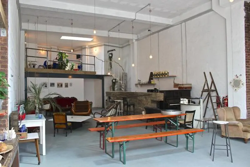 Quirky Homerton cafe, R784 (photo 7)