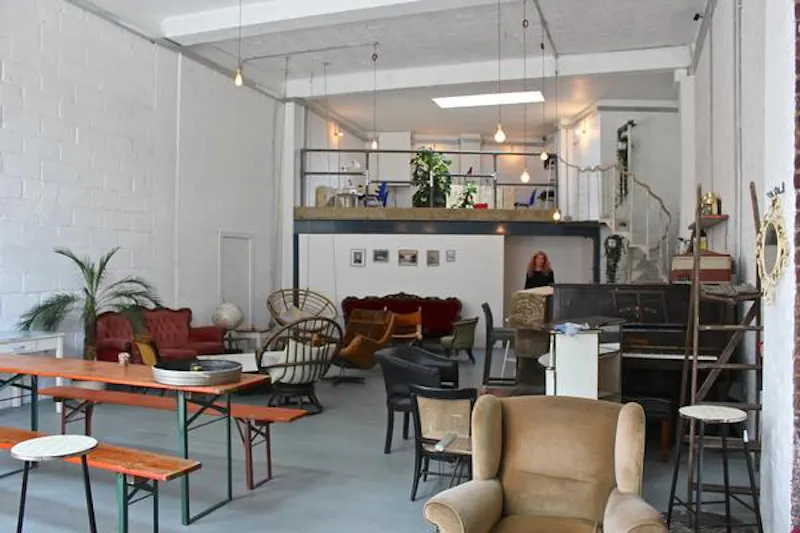 Quirky Homerton cafe, R784 (photo 8)