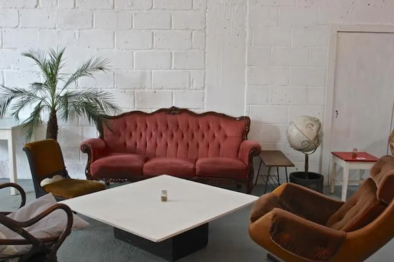 Living Room at Quirky Homerton cafe, R784 (photo 10)
