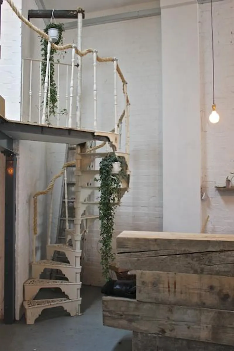 Quirky Homerton cafe, R784 (photo 17)