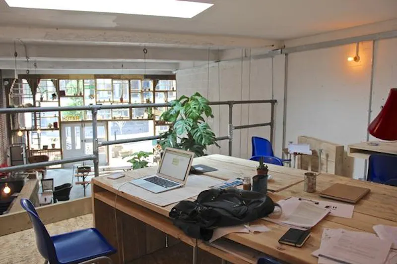 Study at Quirky Homerton cafe, R784 (photo 20)