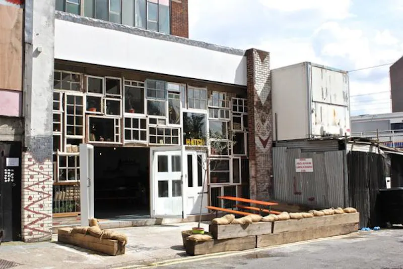 Quirky Homerton cafe, R784 (photo 25)