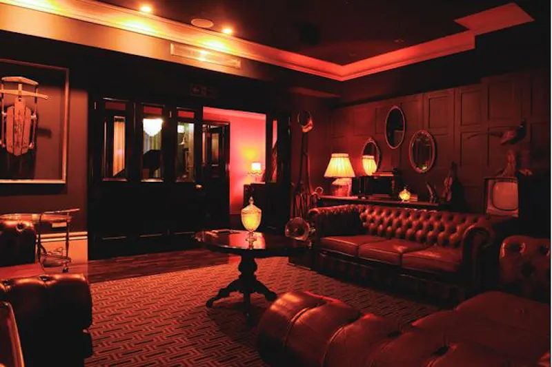 Shoreditch gentlemen's club, R785 (photo 3)