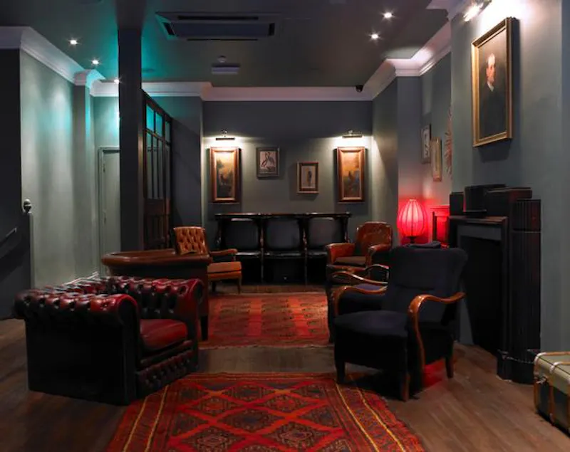 Drawing room at Shoreditch gentlemen's club, R785 (photo 21)