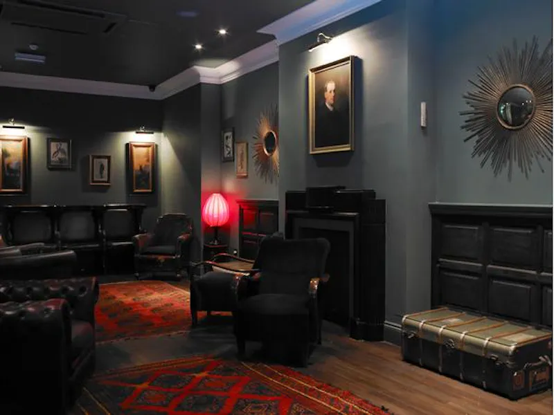 Shoreditch gentlemen's club, R785 (photo 24)