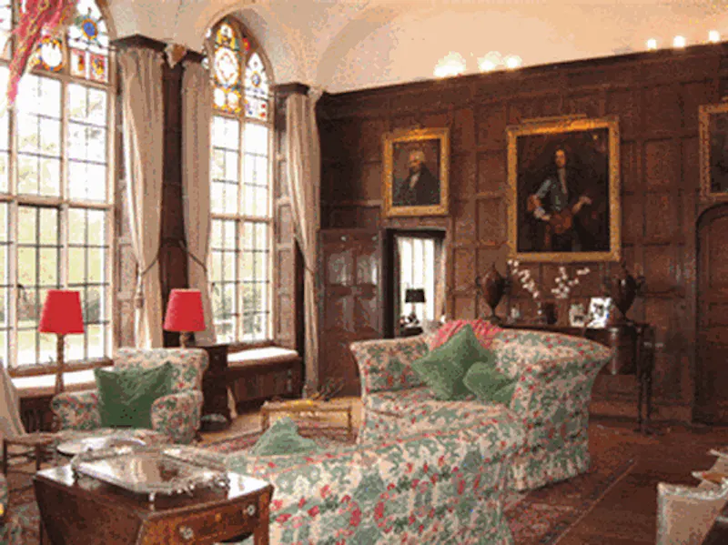 Living Room at Film location H174 in Buckinghamshire (photo 2)