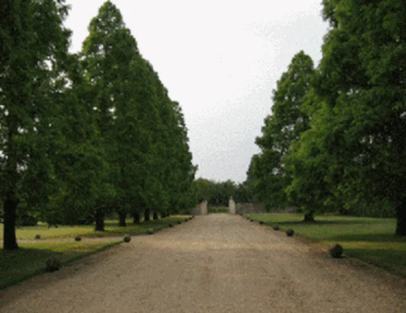 Driveway at Film location H174 in Buckinghamshire (photo 16)