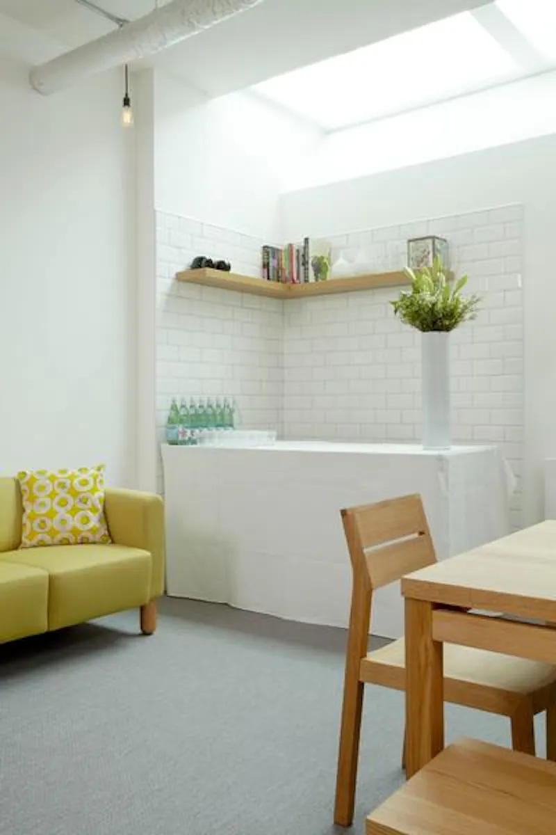 Bright studio kitchen in Old Street, Q91 (photo 10)