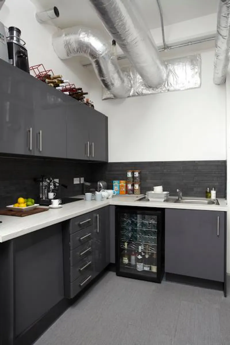 Kitchen at Bright studio kitchen in Old Street, Q91 (photo 12)