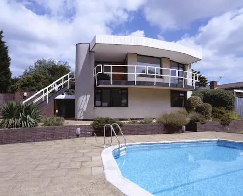 Retro Modernist house in Preston, K392
