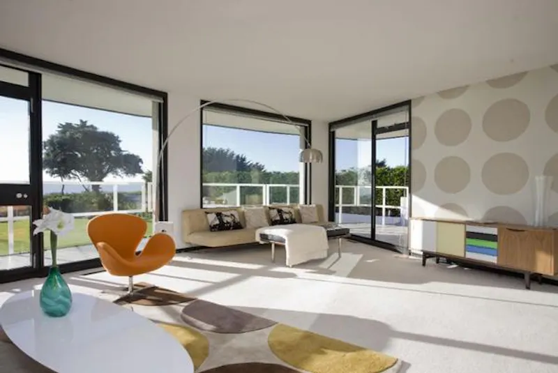Living Room at Retro Modernist house in Preston, K392 (photo 2)