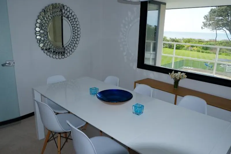 Dining room at Retro Modernist house in Preston, K392 (photo 12)