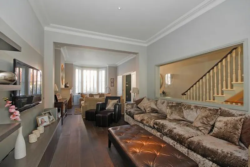 Through drawing room at Stylish Wandsworth family house, B1640 (photo 5)