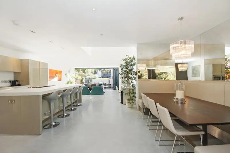 Open plan at Stylish Wandsworth family house, B1640 (photo 6)