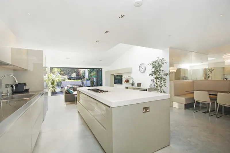 Stylish Wandsworth family house, B1640 (photo 8)