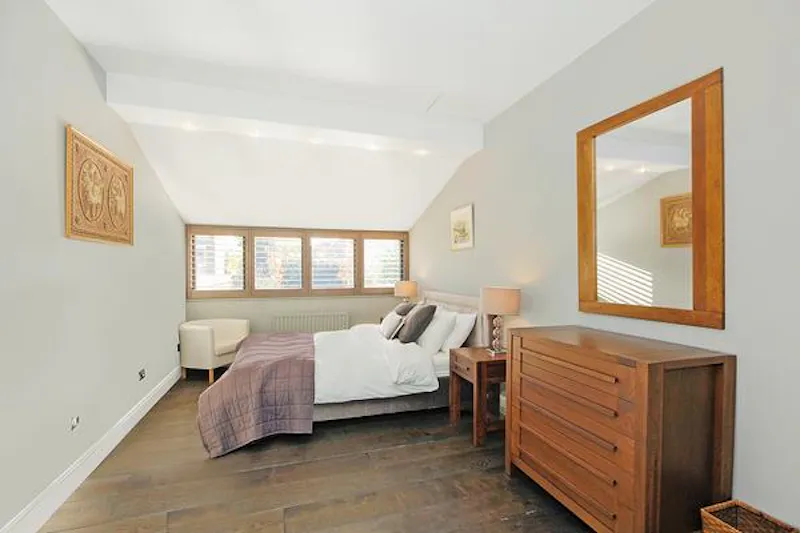 Bedroom at Stylish Wandsworth family house, B1640 (photo 17)