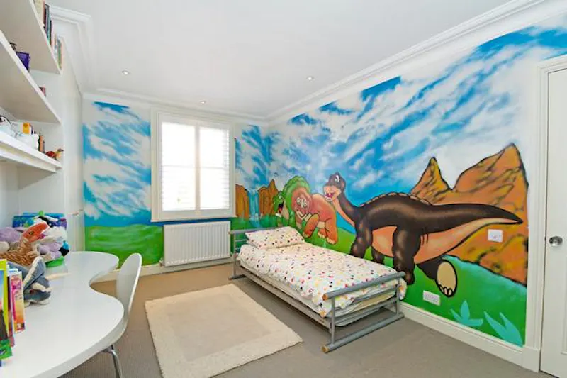 Stylish Wandsworth family house, B1640 (photo 23)