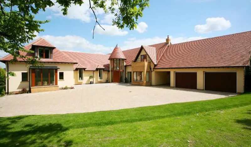Film location D2184 in Hertfordshire (photo 1)