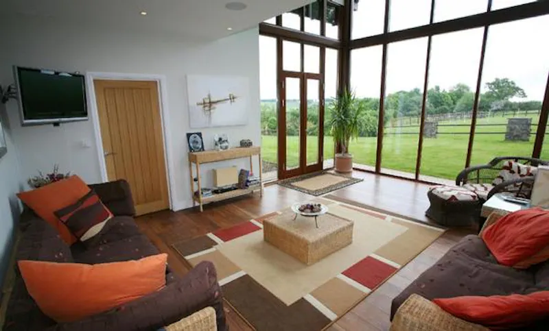 Living Room at Film location D2184 in Hertfordshire (photo 5)