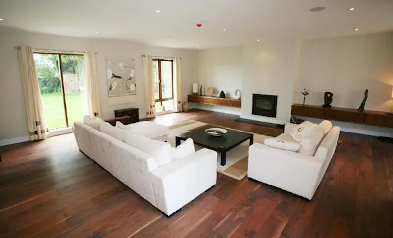 Drawing room at Film location D2184 in Hertfordshire (photo 7)