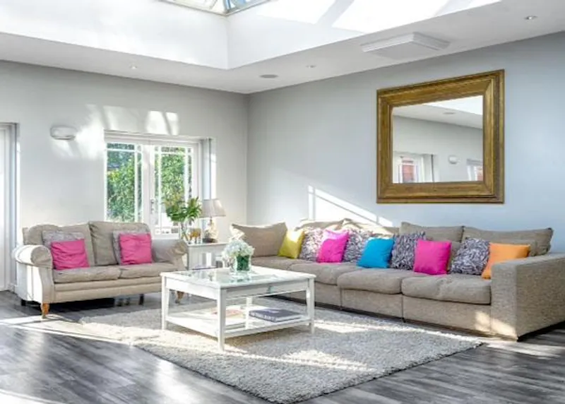Living Room at Film location E400 in East Sussex (photo 5)