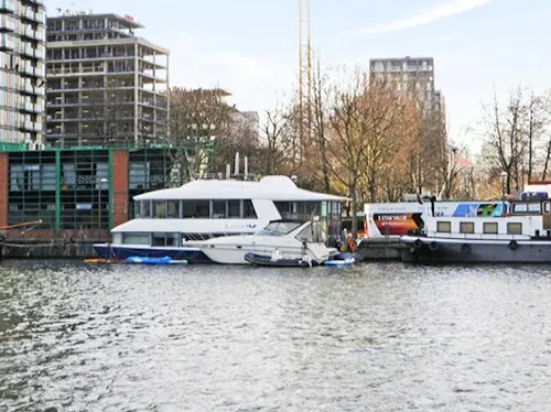 Opulent yacht in Isle of Dogs, HSE22