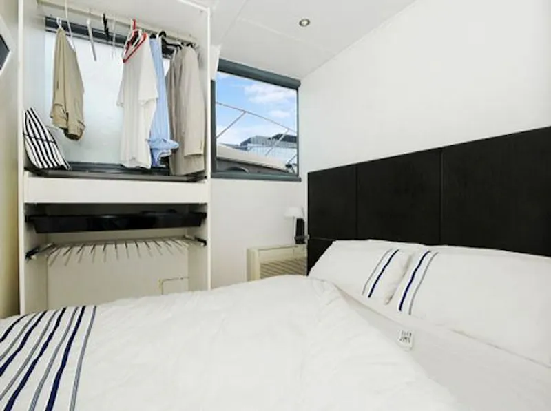 Bedroom at Opulent yacht in Isle of Dogs, HSE22 (photo 5)