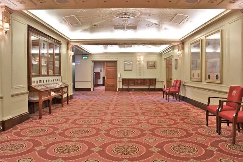 Neo-classical City ballroom, Q79 (photo 6)