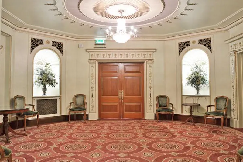 Neo-classical City ballroom, Q79 (photo 13)