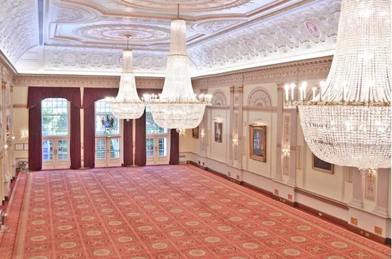 Neo-classical City ballroom, Q79 (photo 15)