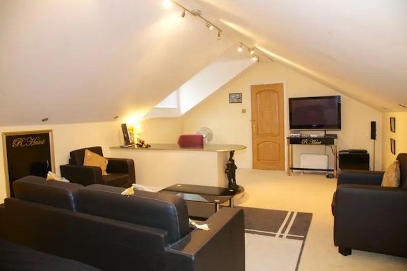 Spacious Winchester fun palace, D2187 (photo 15)