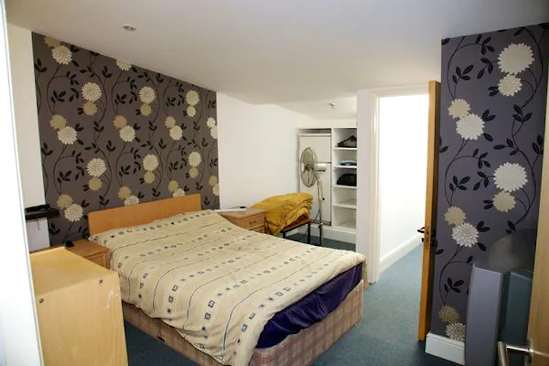 Bedroom at Spacious Winchester fun palace, D2187 (photo 19)