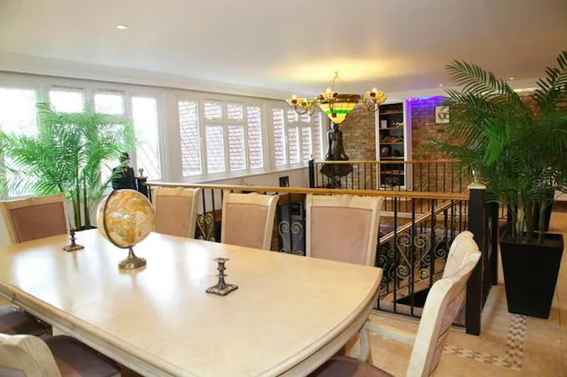 Dining room at Spacious Winchester fun palace, D2187 (photo 22)