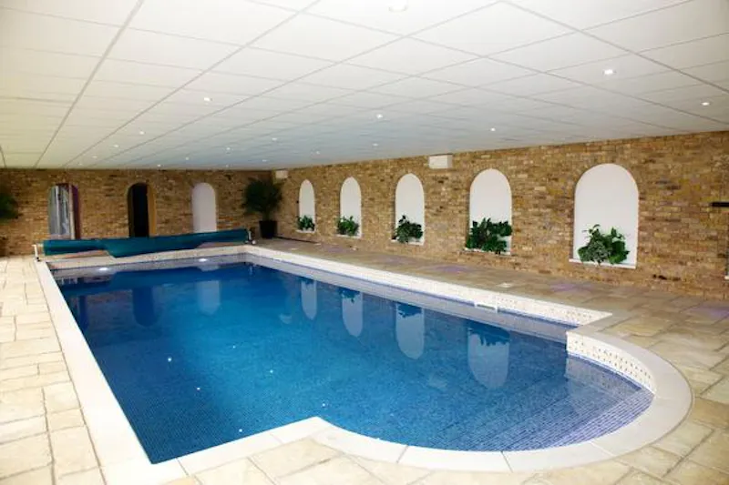 Swimming pool - indoor at Spacious Winchester fun palace, D2187 (photo 30)