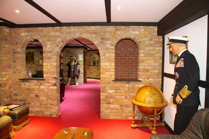 Spacious Winchester fun palace, D2187 (photo 49)