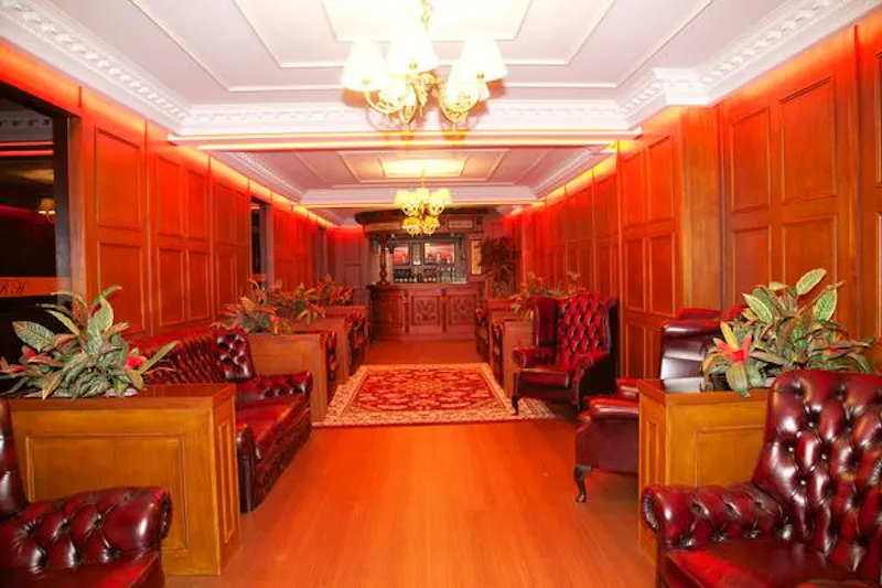 Spacious Winchester fun palace, D2187 (photo 52)