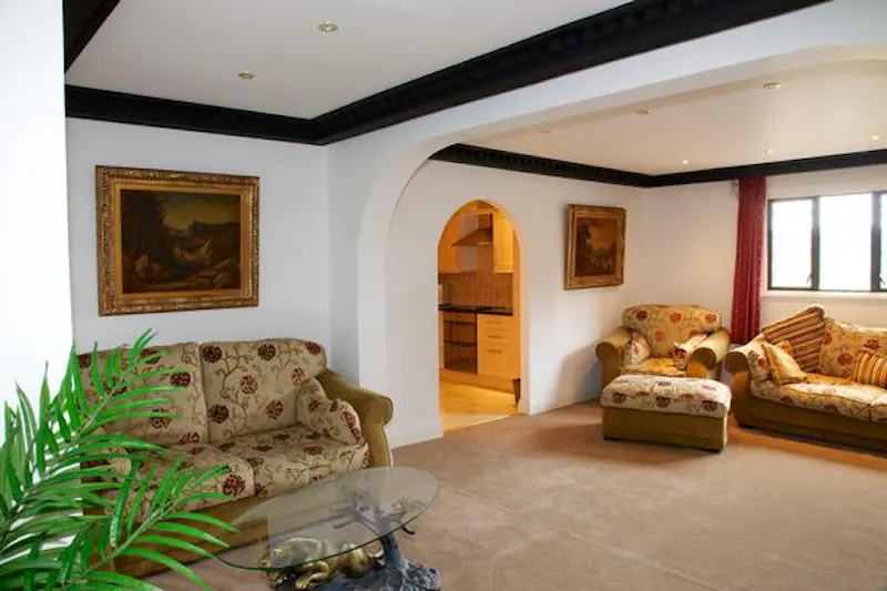 Spacious Winchester fun palace, D2187 (photo 56)